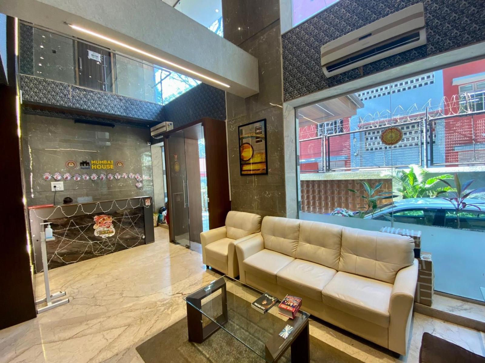 Mumbai House Luxury Apartments Santacruz East, Mumbai Exterior photo
