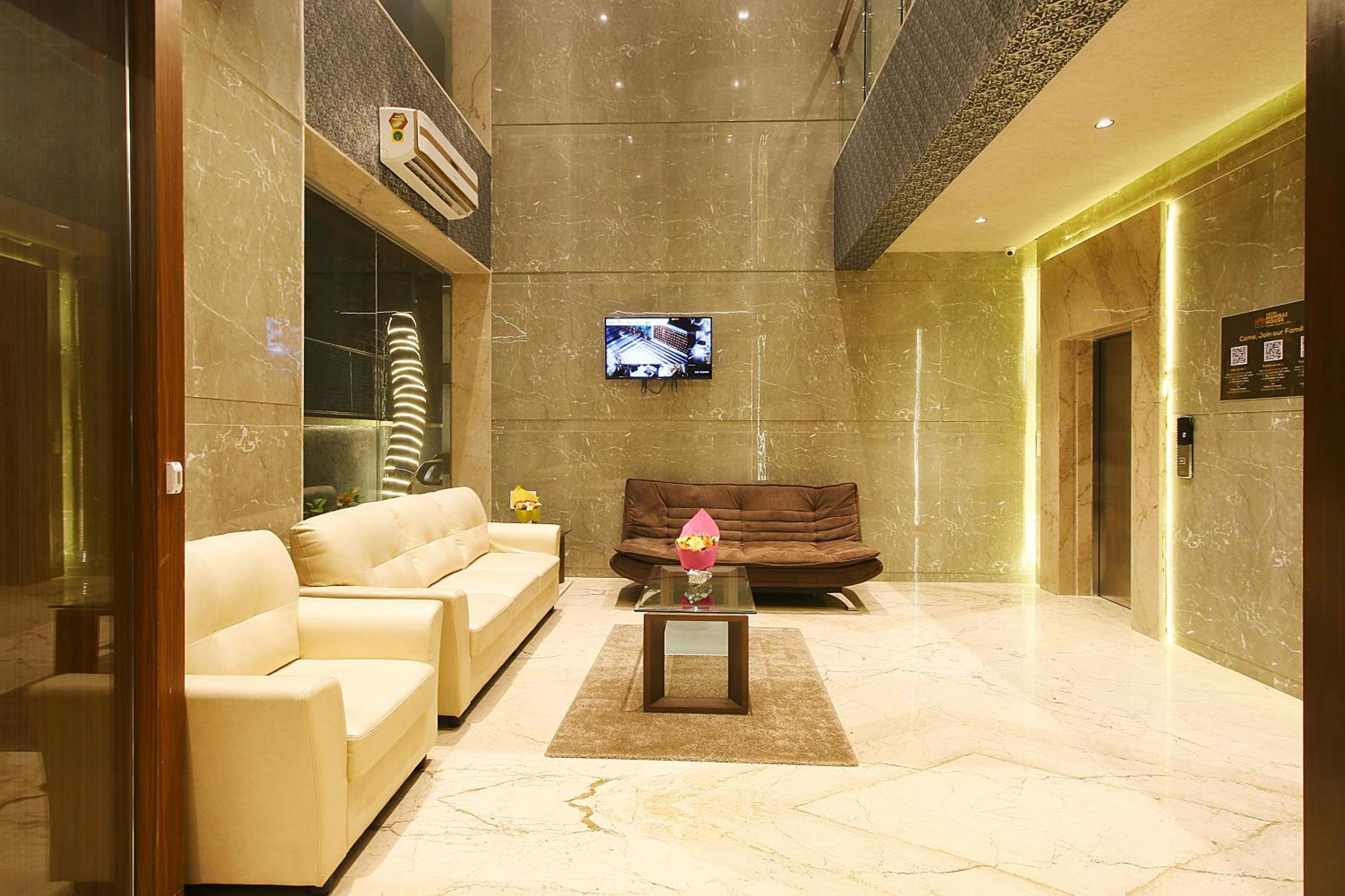 Mumbai House Luxury Apartments Santacruz East, Mumbai Exterior photo